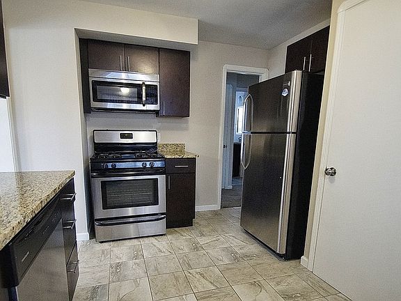 4th image of 4448 W 227th St