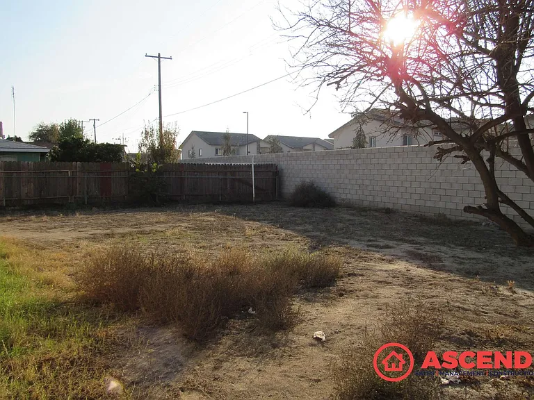 2623 Van Buren Pl — Photo 18
