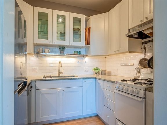 3rd image of 10 Dalton Ave APT 7