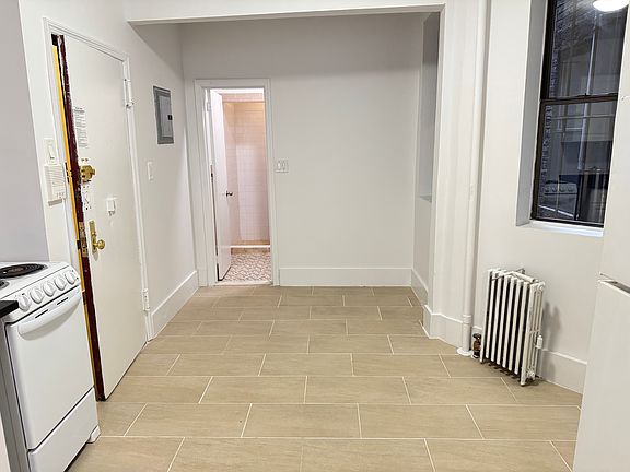 3rd image of 693 10th Ave #2RSS
