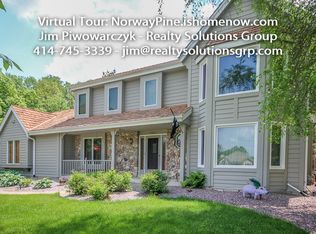 4061 Norway Pine Ct, Richfield, WI 53076