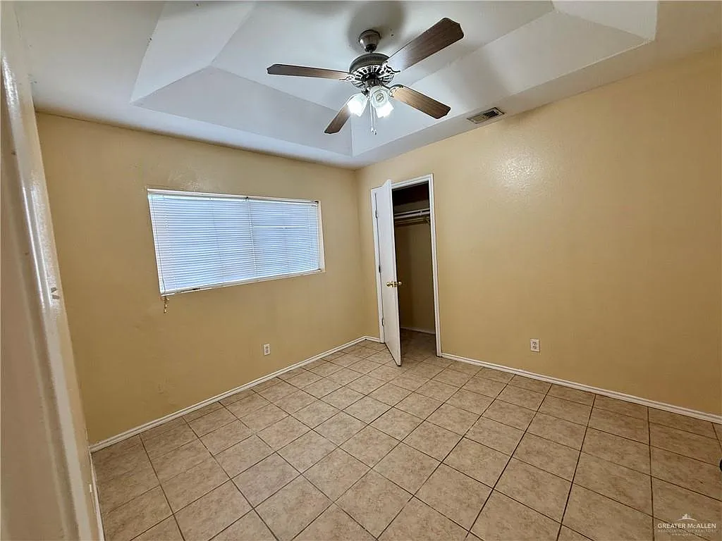 3 bed, 2.0 bath, 1212 sqft, $1,300 — Photo 3