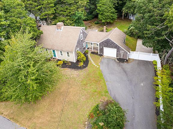 2nd image of 9 Wesquansett Road