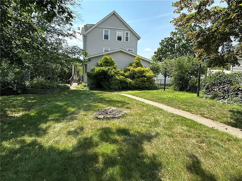 459 High St #3