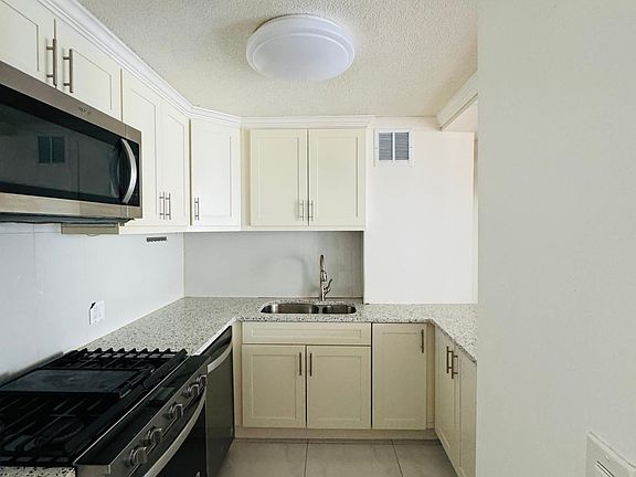 3rd image of 13835 Elder Ave #8