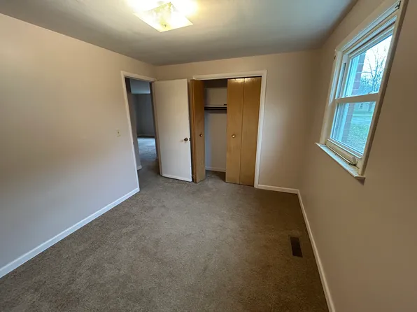 1366 Robinhood Ln, Mansfield, OH 44907