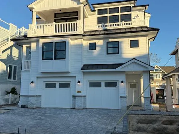 15 W 14th St, Long Beach Twp, NJ 08008
