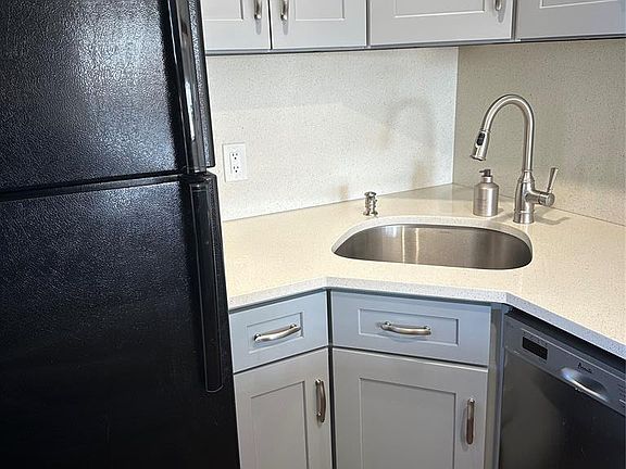 3rd image of 55 Tulip Ave #5-8