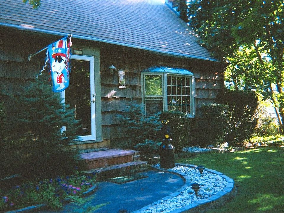 250 Peconic St, Ronkonkoma, NY 11779 Zillow