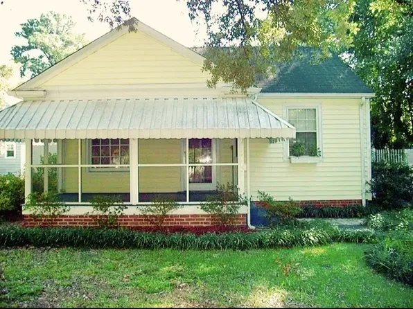 2110 Plaza Dr, Wilmington, NC 28405