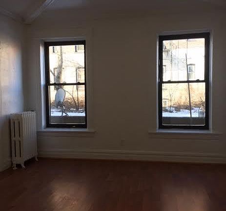 5th image of 37 Baldwin Ave APT 13