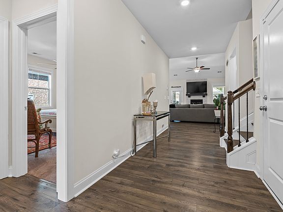 4th image of 309 Bunker Ln