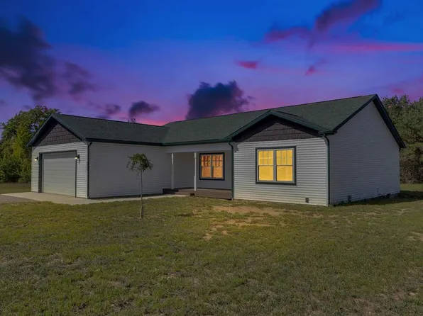 8865 Robin Ln, Alanson, MI 49706