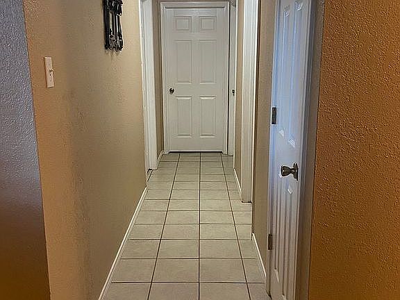 5th image of 105 Parkwood Dr