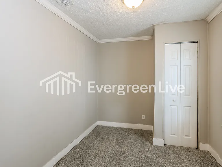 1802 Hampton Ave — Photo 10