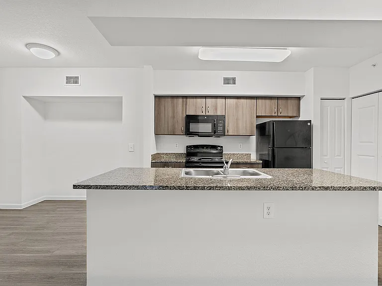 Palm Springs Apartments — Photo 36