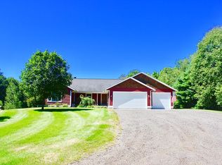 17823 144th Ave, Spring Lake, MI 49456