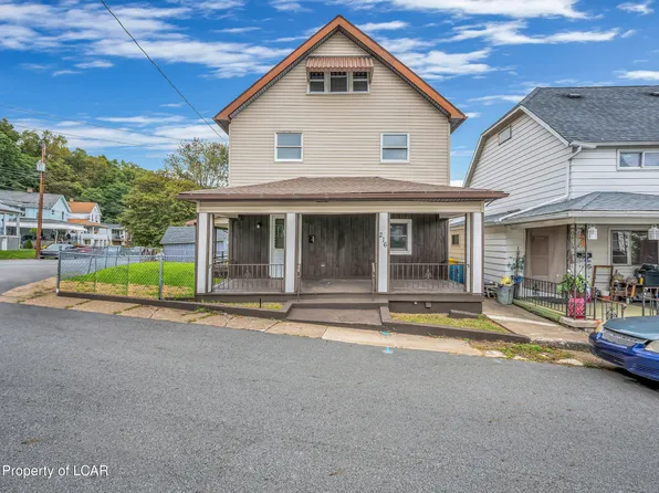 216 Lawrence St, Archbald, PA 18403