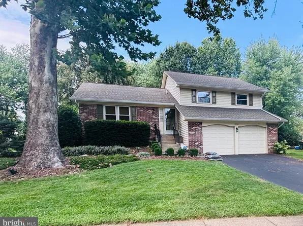 13506 Glendundee Dr, Herndon, VA 20171