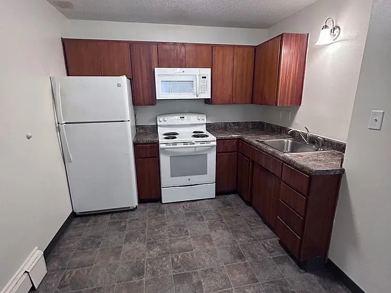 Kingstone Apartments 2 — Photo 1