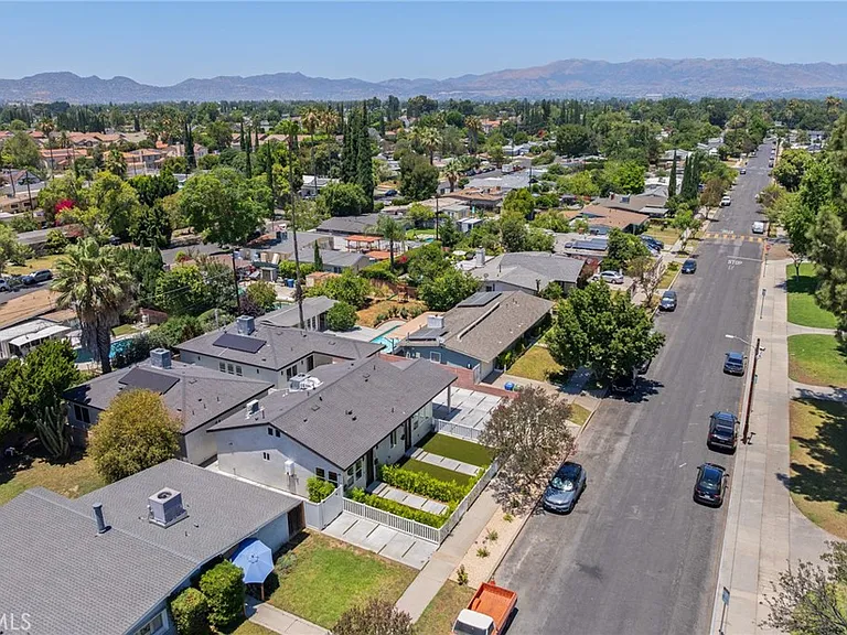 7647 1/2 Melvin Ave — Photo 4