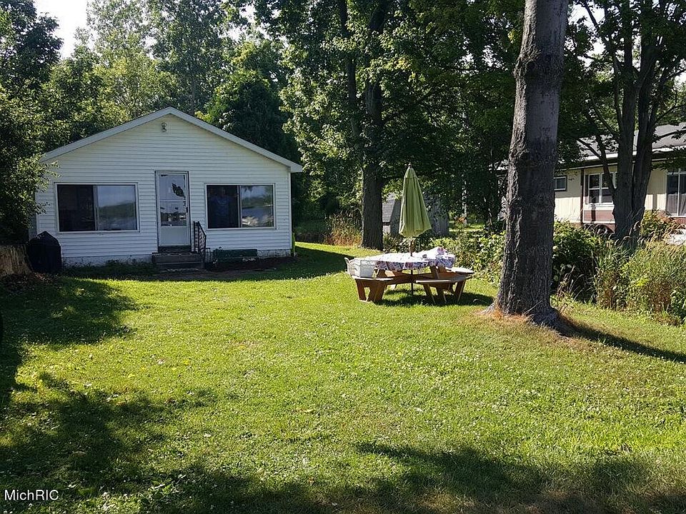 1st image of 68398 Douglas Dr