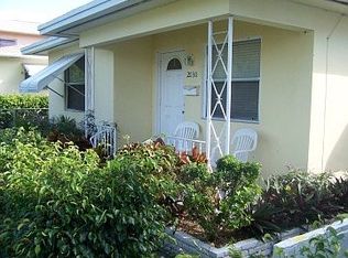 2030 Pierce St, Hollywood, FL 33020