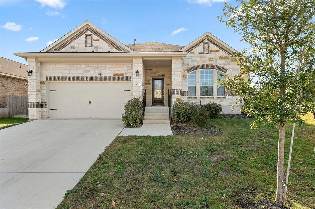 3 bed, 2.0 bath, 1890 sqft, $2,400 — Photo 1