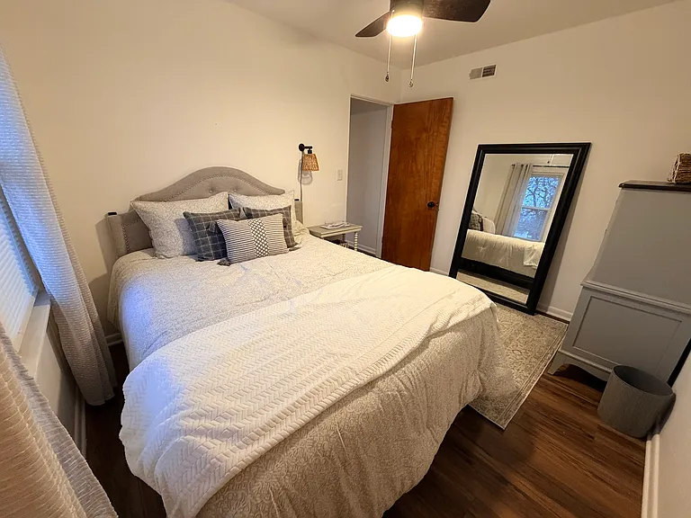 113 W Saint Paul St — Photo 12