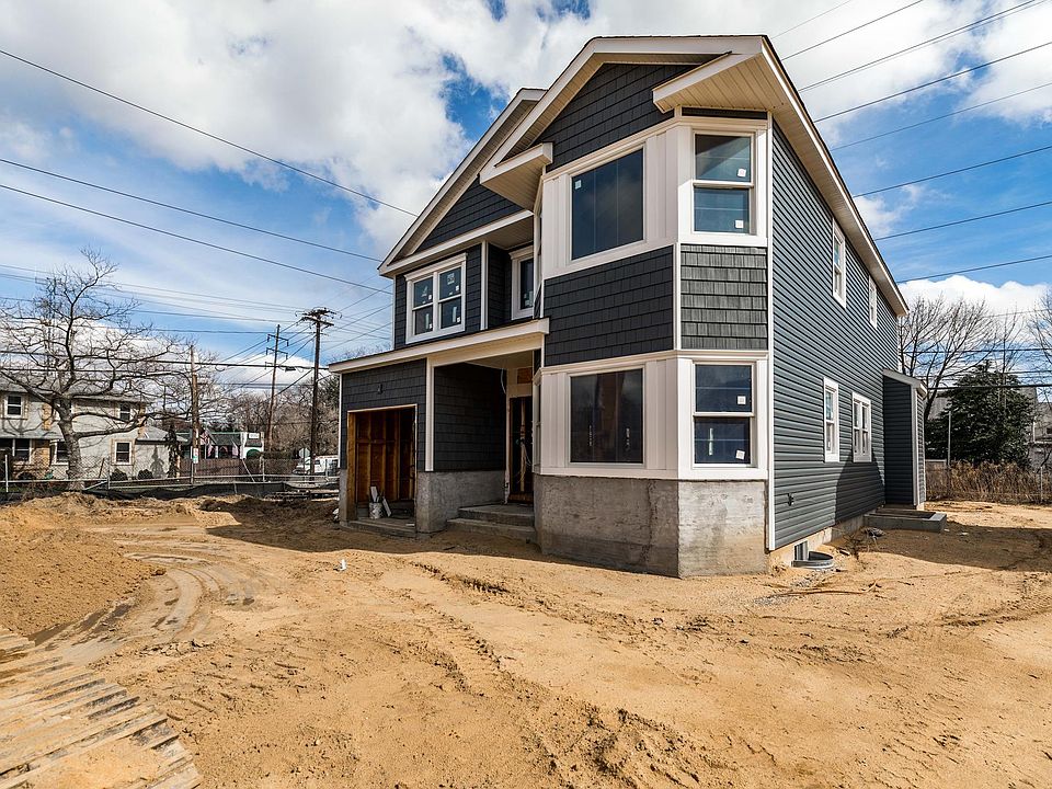 1st image of 131-6 Franklin Ave