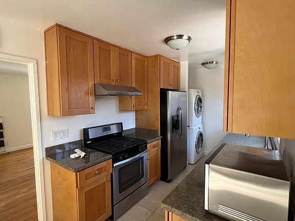 3rd image of 629 Nevada St
