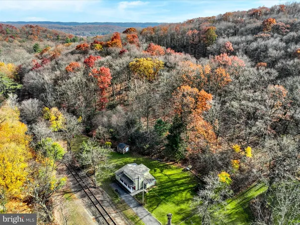 20 E Railroad St, Tremont, PA 17981