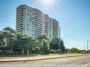 1 Greystone Walk Drive, Toronto, ON M1K 5J3