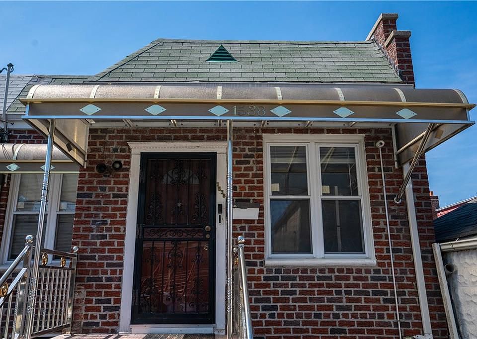 1st image of 1538 E 58th St