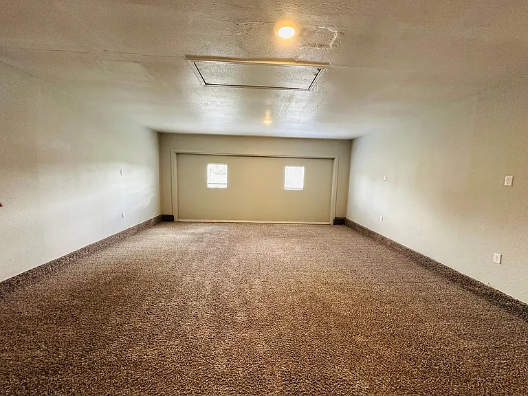 11701 N Lee Ave — Photo 18