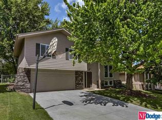 12136 Burdette Cir, Omaha, NE 68164