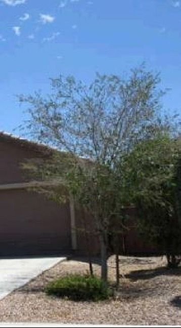 2nd image of 907 W Capulin Trl