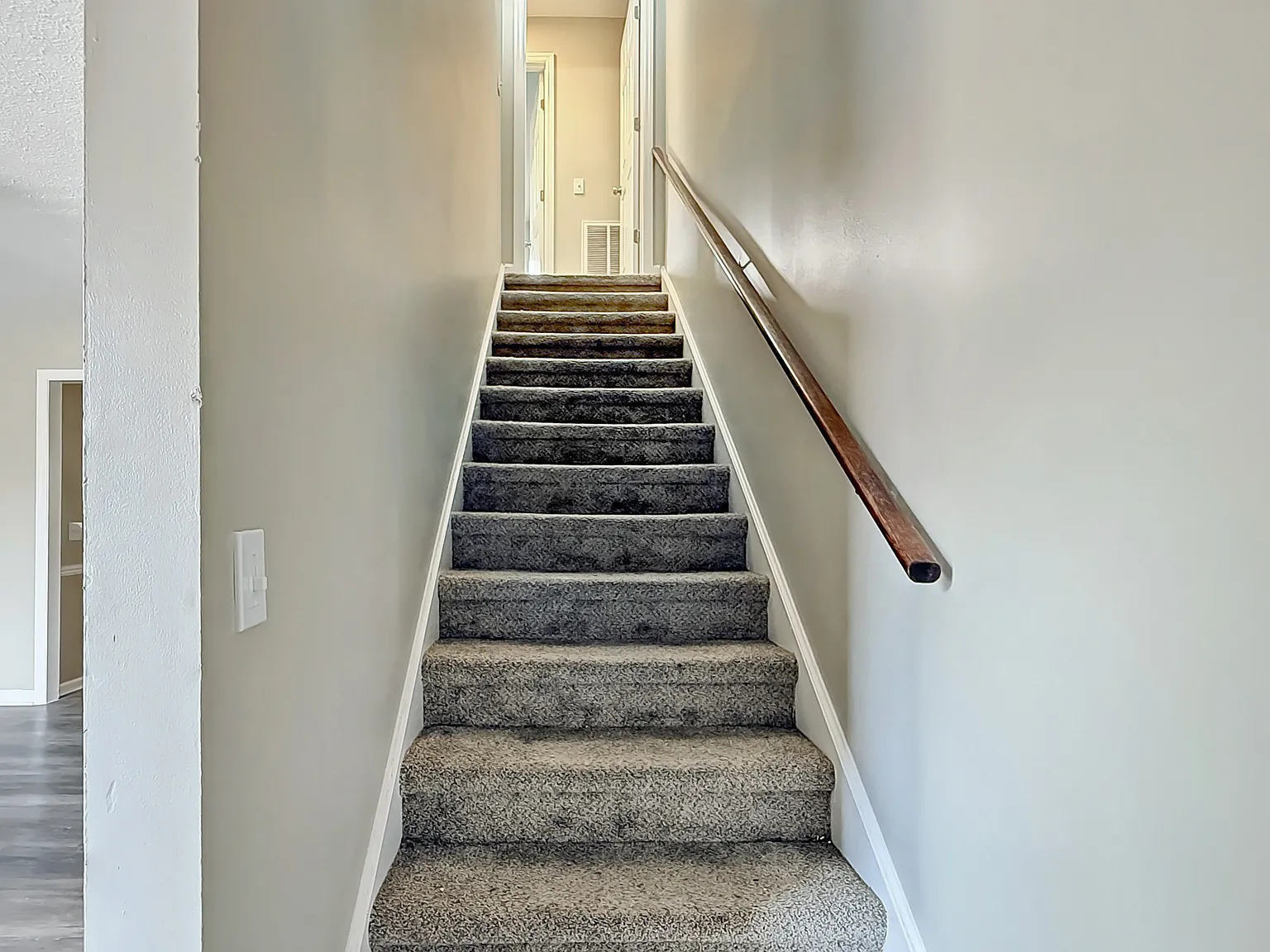 2 bed, 1.5 bath, 1100 sqft, $1,350 — Photo 2