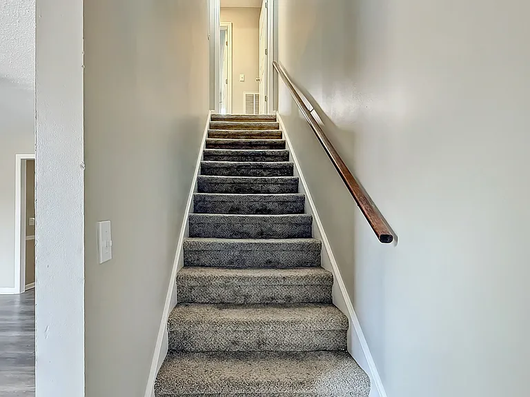120 Holly Hills Dr NE — Photo 2