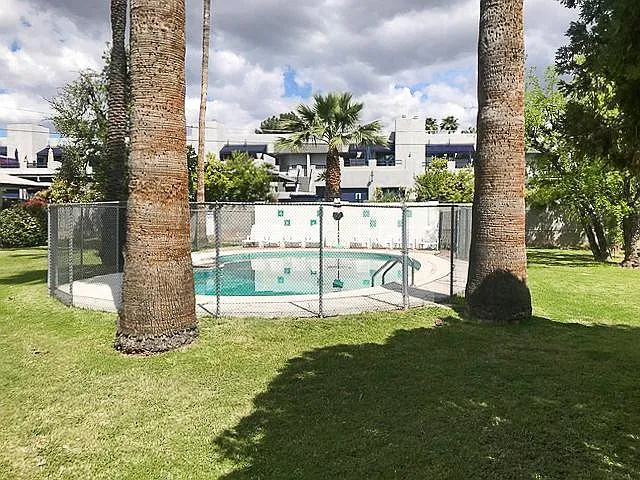 914 W Glendale Ave #7 — Photo 19