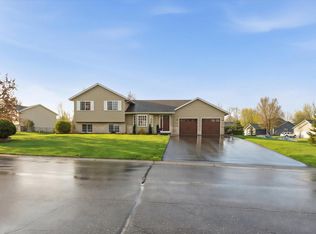 414 Maple Knoll Way NW, Saint Michael, MN 55376