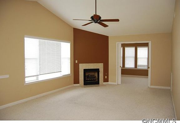 3rd image of 400 Deermouse Way