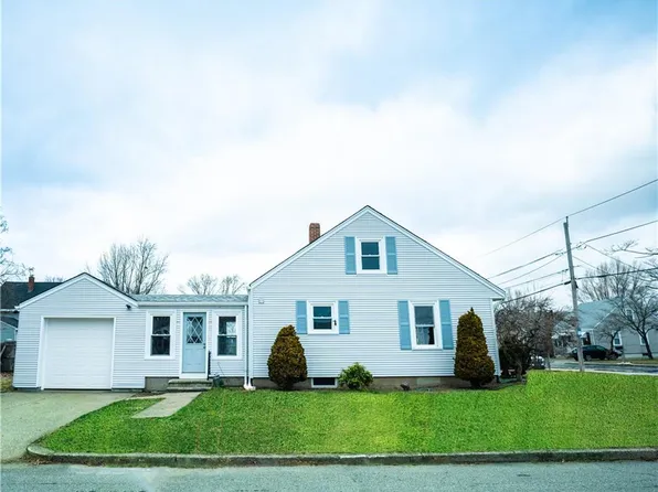 108 Blackburn St, Pawtucket, RI 02861