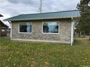 695 State Route 101, Chinook, WA 98614