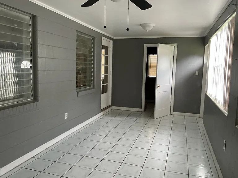 720 Lakehurst St — Photo 14