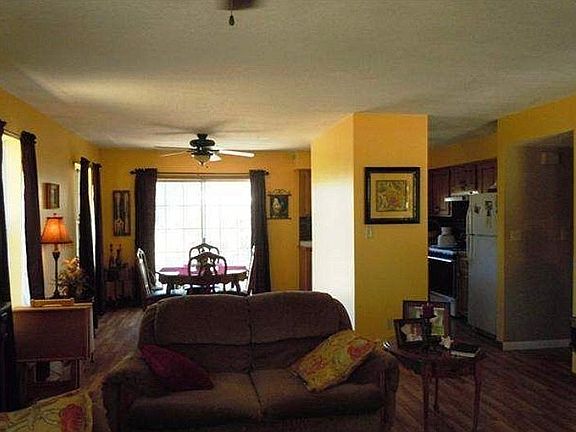 4th image of 310 J Lynne Dr