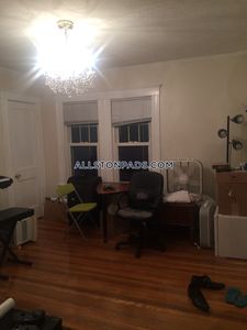 5 Hooker St, Boston, MA, 02134