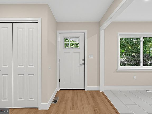3rd image of 7724 Green Valley Rd