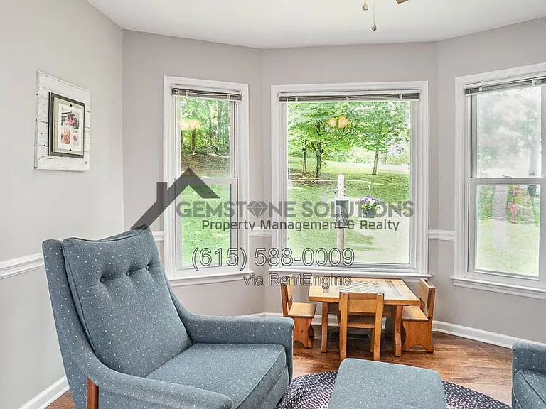4446 Pratt Ln — Photo 10
