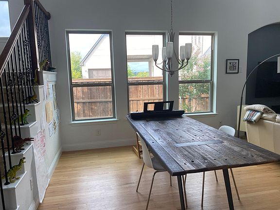 Dining room table